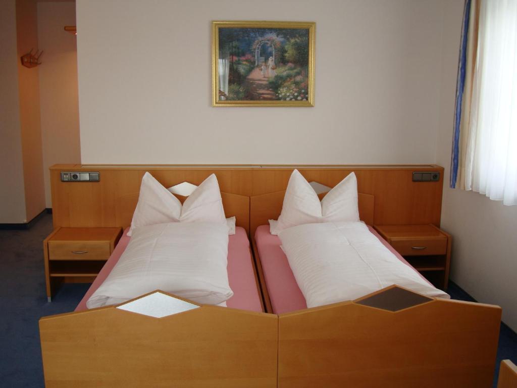 Pension Demmel, Bed & Breakfast Bruckmuhl Room photo